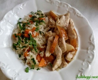 Hagymás-körtés csirkemell csíkok sárgarépás rizzsel