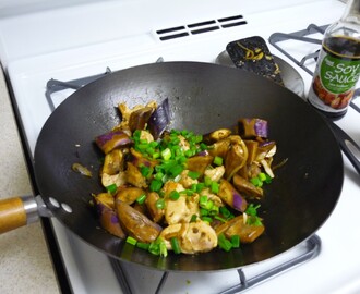 Stir-fried chicken and eggplant with black bean sauce