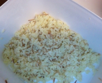 Ris med stekt pasta