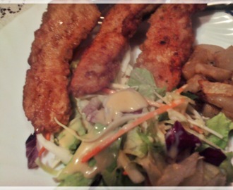 Párizsi bundában sült csirkemell csíkok-salátával,tartárral sült patisszonnal paleo