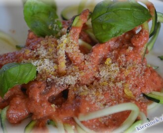 Spaghetti z cukinii z rewelacyjnym sosem - RAW