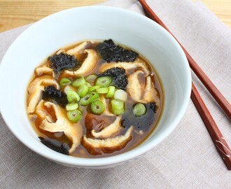 Makkelijke miso soep met gerookte tofu