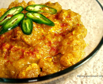 Hyderabadi Chicken Curry (Chicken Cooked in Spicy South Indian Gravy)