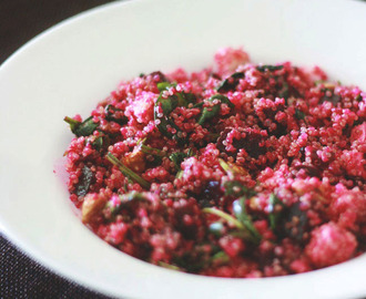Vuohenjuustosalaatti kvinoalla & punajuurella