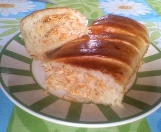 Pão de batata recheado com frango e queijo