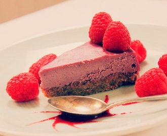 White Chocolate Raspberry Cheesecake ~ Raw, Dairy free, Grain free