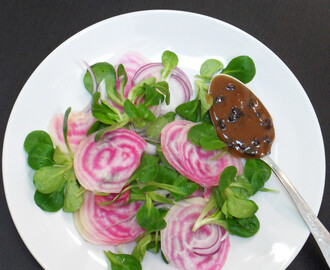 La mâche et la betterave : Salade de mâche et de betterave rose, vinaigrette au balsamique