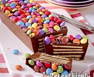 Sütés nélküli smarties torta