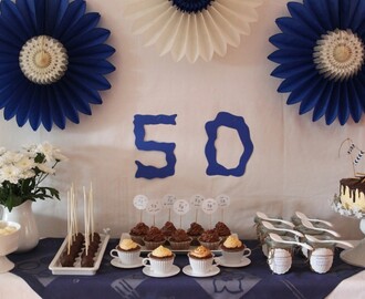 Sweet Table: Schokoladiges in Blau-Weiß