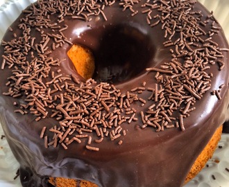 Sensacional bolo de cenoura com cobertura de brigadeiro de chocolate