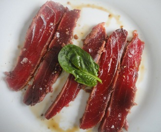 Tataki de atún rojo con salsa Teriyaki