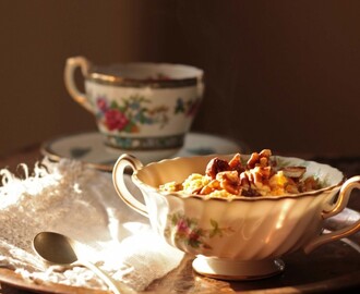 Carrot Cake Oatmeal with Pecans (+ Multicooker Review)