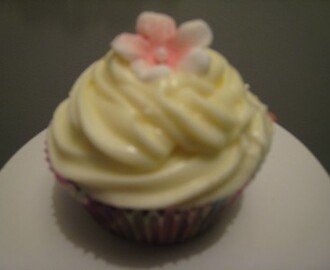 Morots cupcake med cream cheese frosting