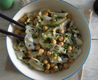 Chickpeas and cod salad | Food From Portugal