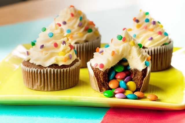 Cupcakes surpresa - Cupcakes recheados para o Dia das crianças!