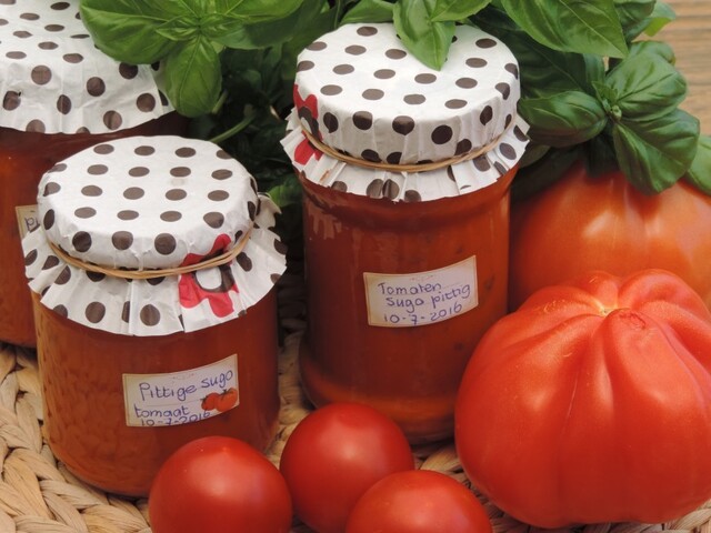 Pittige tomatensaus van verse tomaten