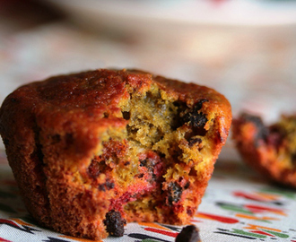 Chocolate, beetroot and prune muffins