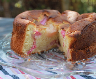 Rhubarb Vanilla Buttermilk Cake