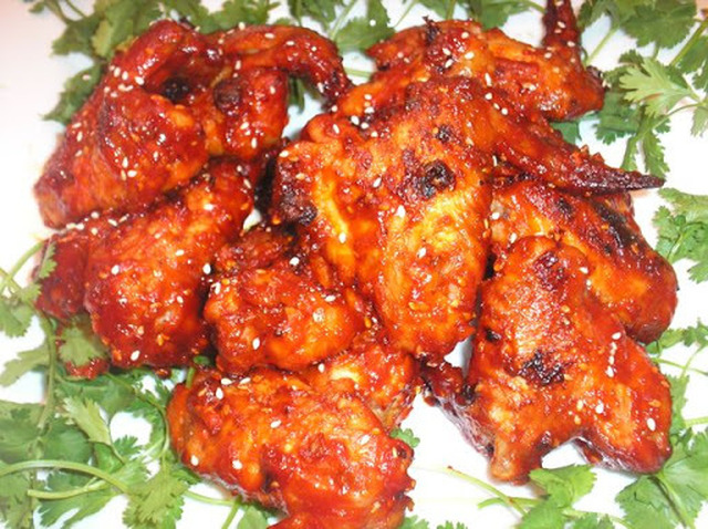 Baked Chicken Wings with Spicy Korean Barbecue Sauce