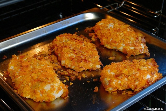 Crunchy kip met paprikachips uit de oven