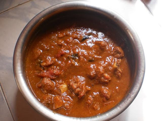 Lamb Bhuna/Bhuna Gosht Recipe - Lamb in a spicy thick sauce