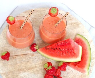 Zomerse smoothie van watermeloen en aardbei..