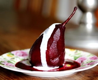 Poached pears in red wine and spices