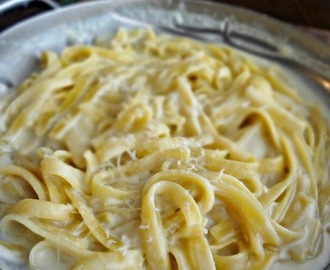 One Pot Garlic Parmesan Pasta