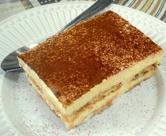 Tiramisú (sobremesa italiana de creme mascarpone com biscoito embebido em café)