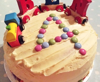 How to make a really easy Train Birthday Cake