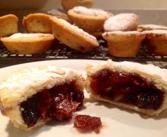 Shortbread mince pies with brandied cherry purée & a macaroon topping