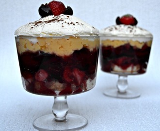 Christmas Black Cherry Trifle Recipe #JollyJelly