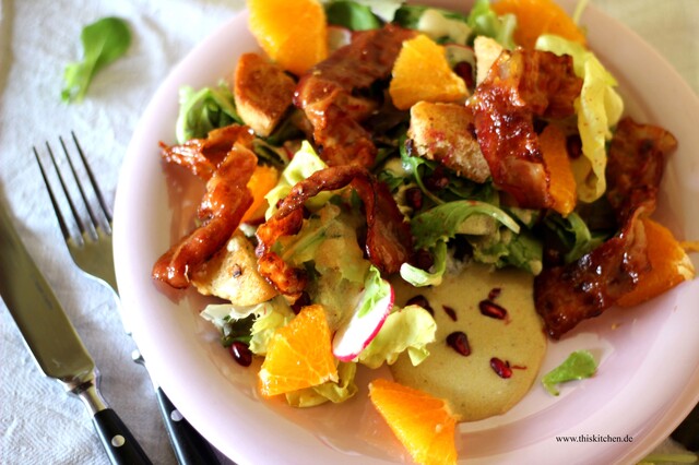 Salat mit kandiertem Speck, Orangen und Granatapfel / Salad with candied bacon, oranges and pomegranate