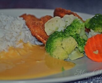 Ris, chicken nuggets, Grönsaker & Currysås