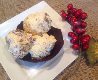 Christmas Pudding Ice Cream in chocolate bowls