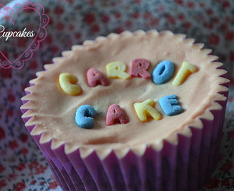 Cupcakes de carrot cake ( pastel de zanahoria ) para regalar el dia de los enamorados