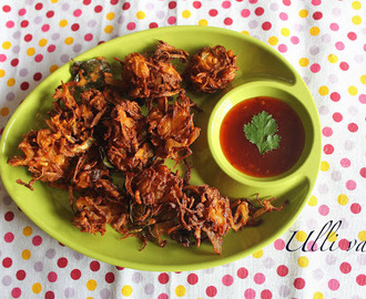 Onion bhaji  |  Ulli vada  |  Onion fritters  |  Kukskitchen