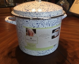 Product Review: Paula Deen 12 Quart Stockpot in Seaspray White