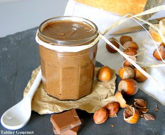 La pâte à tartiner aux noisettes et chocolat de Michalak : le Graal du petit-déjeuner et du goûer (le Nutella n'a qu'à bien se tenir) !