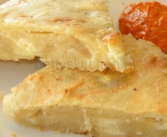 Burek sa sirom  (hartige strudel met verse kaas)