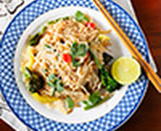 Rice noodles with spring vegetables