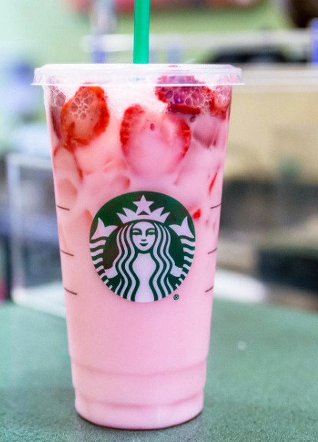 Pink Drink : Bei Starbucks Gibts Jetzt Regenbogen Drinks Im Ombre Style ...