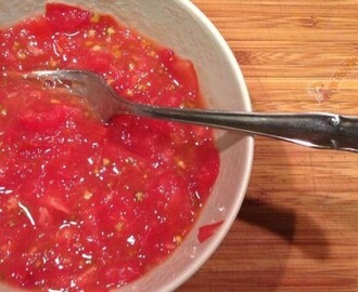 Cómo preparar salsa de tomate para pizza