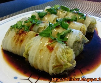 Cabbage Wraps with Sweet and Spicy Sauce
