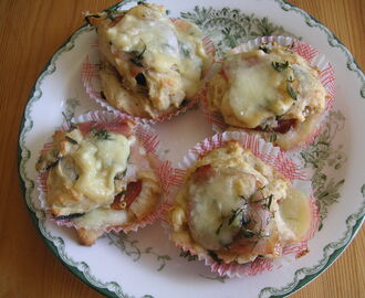 Matmuffins med  oliver, mozzarella och parmaskinka