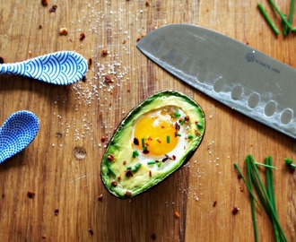 Avocado met ei uit de oven – Lekker & Gezond