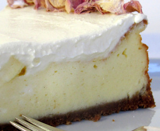 From my private "Cheesecake Factory": New York Cheesecake "Deli Style" with Sour Cream Topping