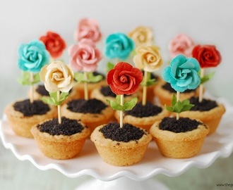 Vasinhos de cupcake com flores
