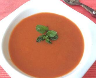 Sopa fría de tomate y menta