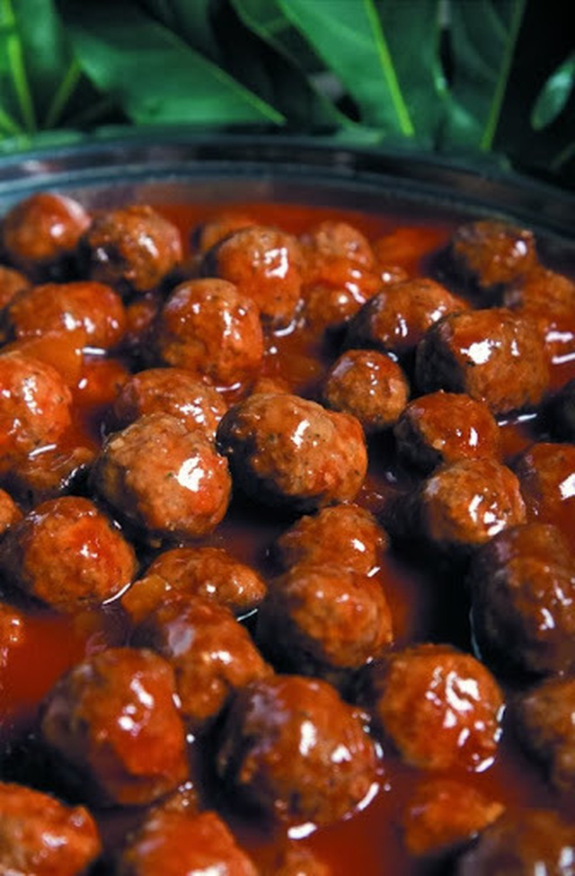 Cocktail Meatball Appetizer Recipe for the Crockpot Slow Cooker